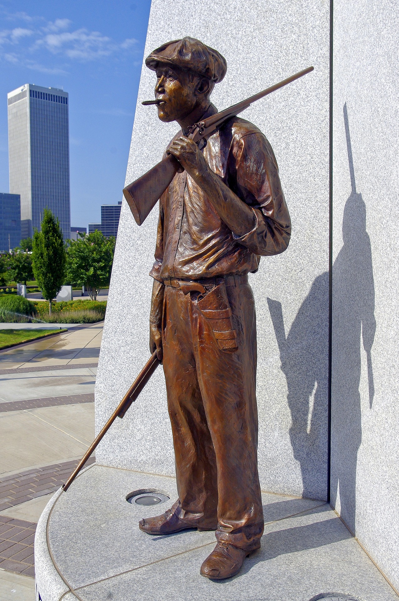 hostility-sculpture-in-tulsa-3910356_1920